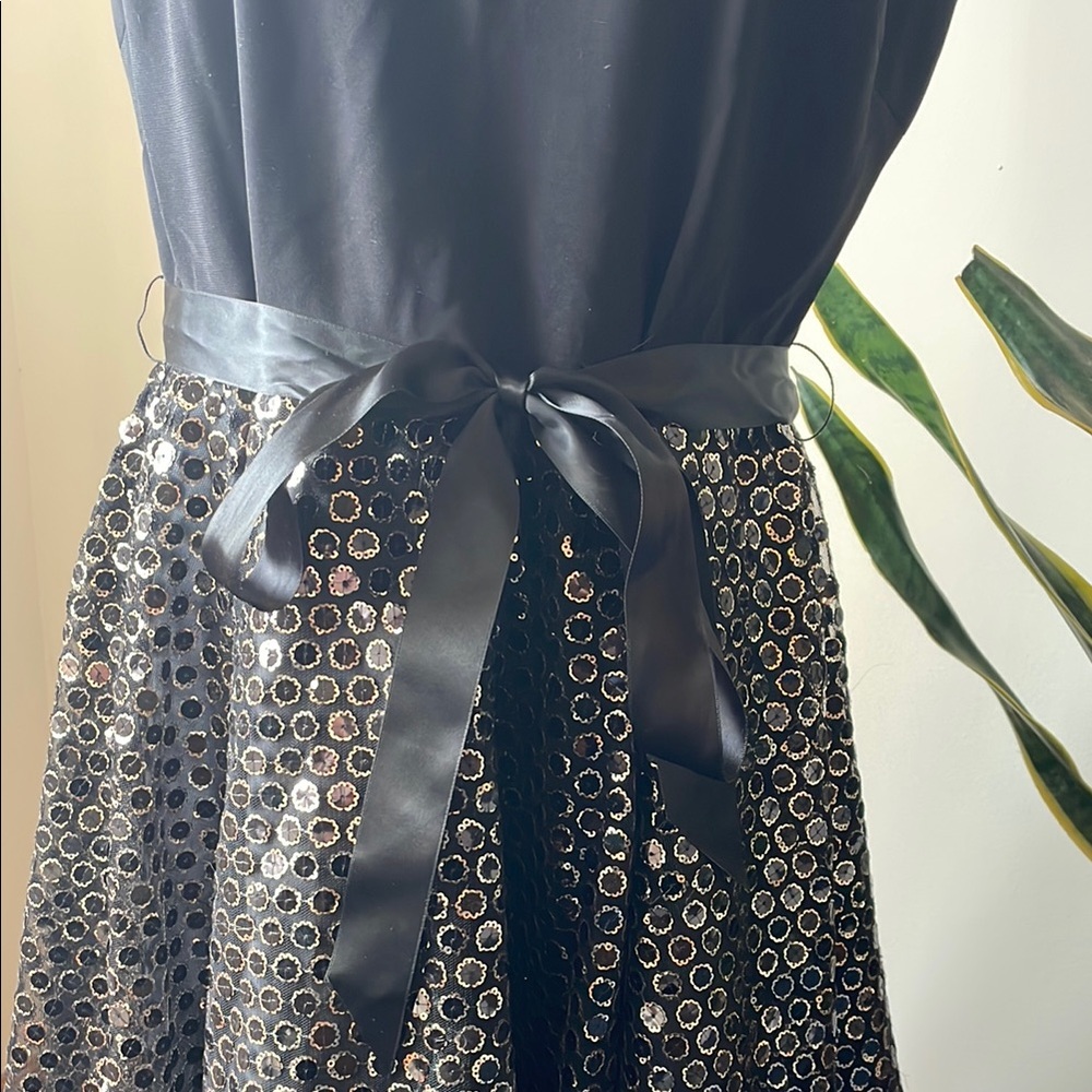 Black and Gold Sequin Dress with Ribbon - Picture 5 of 10